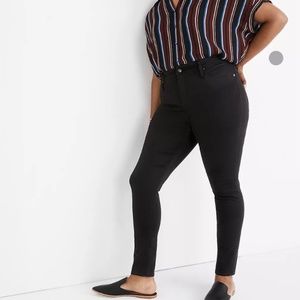 Madewell Petite Curvy High-Rise Skinny Jeans in Carbondale Wash